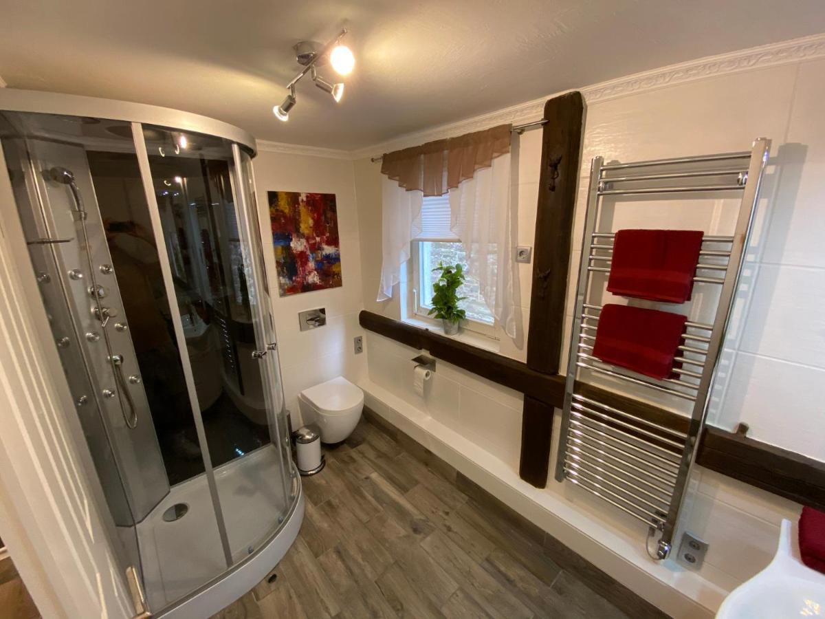 Appartement Schlossberg, Gasthaus Hirsch 히르슈호른 외부 사진